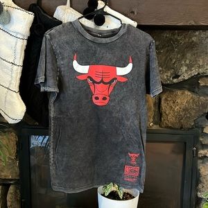 Mitchell & Ness small Chicago Bulls shirt